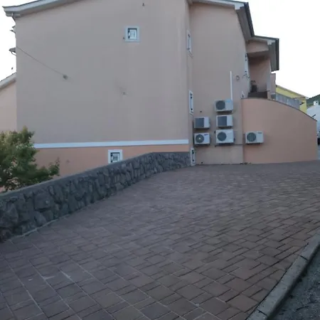 Apartment Andiks *
